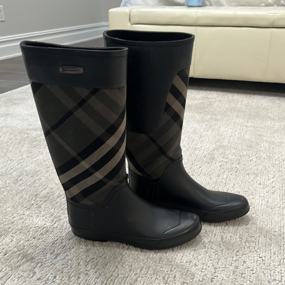 Charcoal color Burberry boots